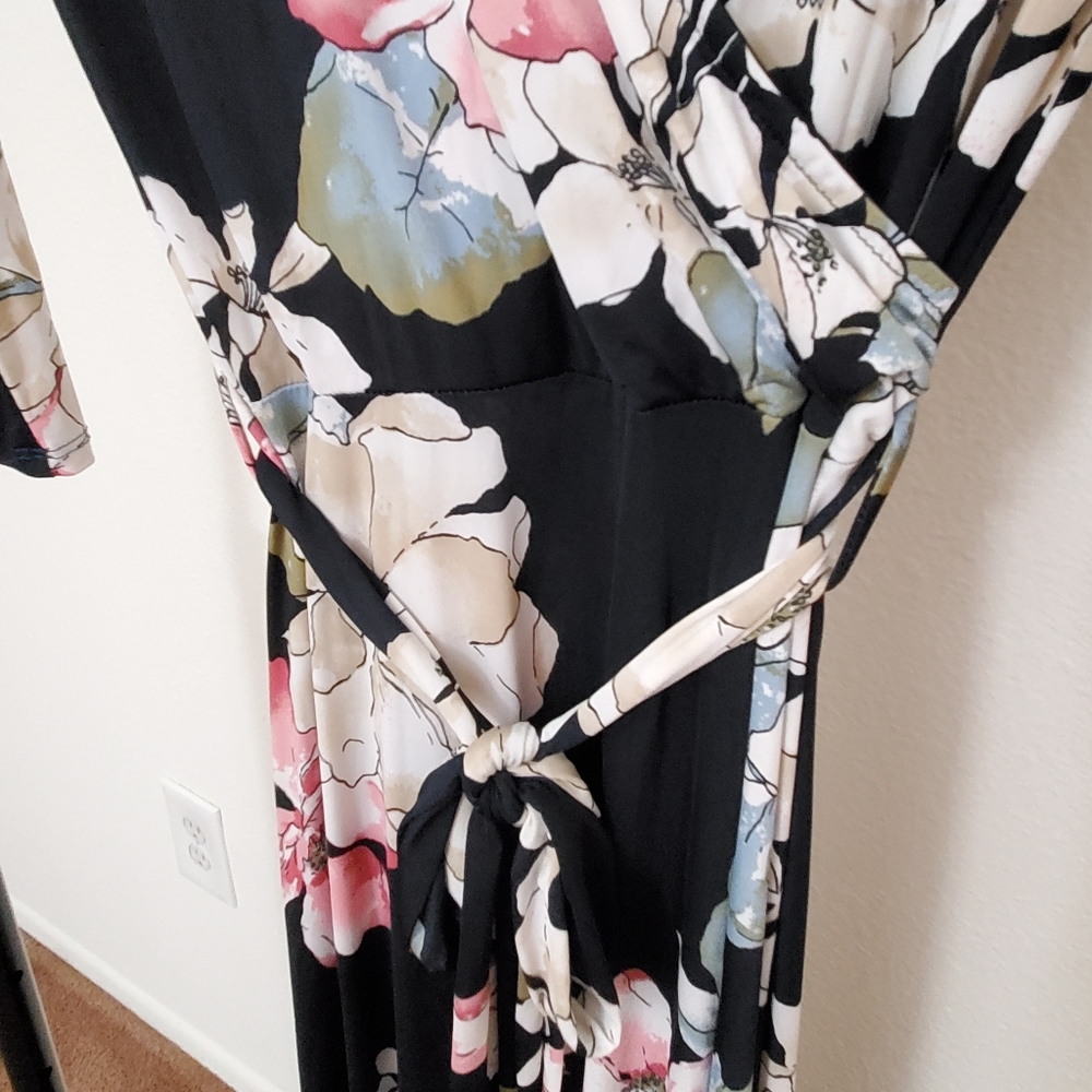 NWOT Floral 3/4 Sleeve Faux Wrap Maxi Dress - Picture 3 of 6